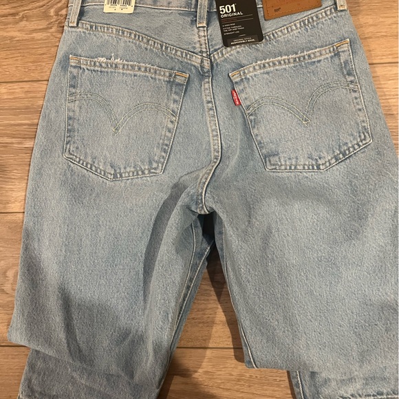 Levis 501 - Picture 5 of 9